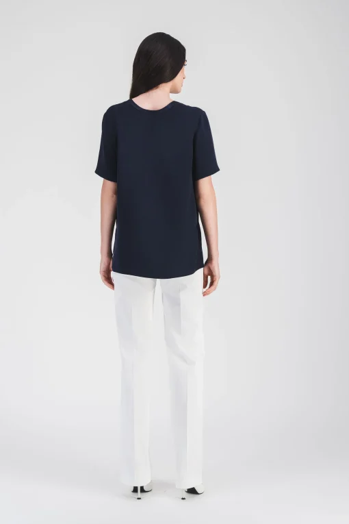 Blouse en soie marine à manches courtes
