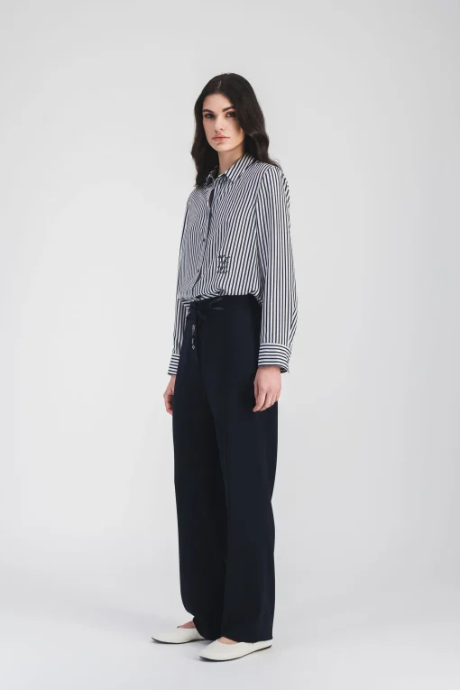Chemise courte rayée en habotai de soie marine