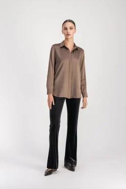 Chemise en soie taupe moyen