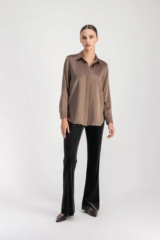 Chemise en soie taupe moyen