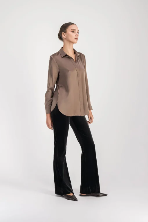 Chemise en soie taupe moyen