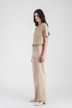 Jean beige coupe droite