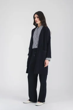 Manteau croisé en double face crêpe avec franges en daim