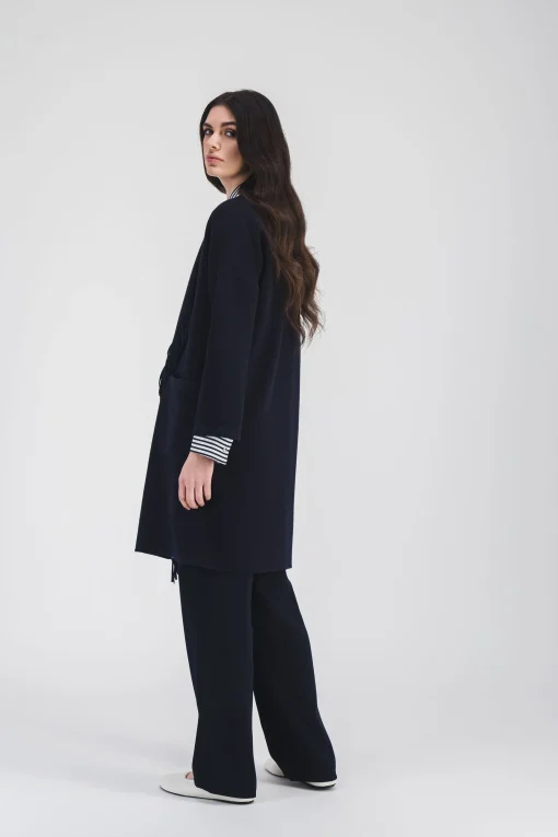 Manteau croisé en double face crêpe avec franges en daim