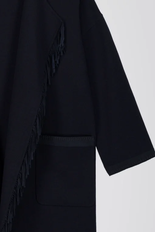 Manteau croisé en double face crêpe avec franges en daim