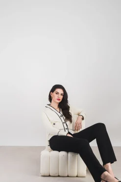 Pantalon droit en crêpe noir avec elastique à la taille