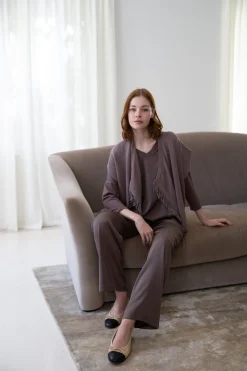 Pantalon droit en soie taupe moyen
