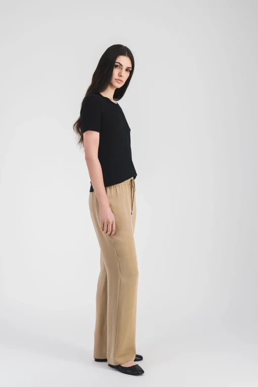 Pantalon fluide en soie beige