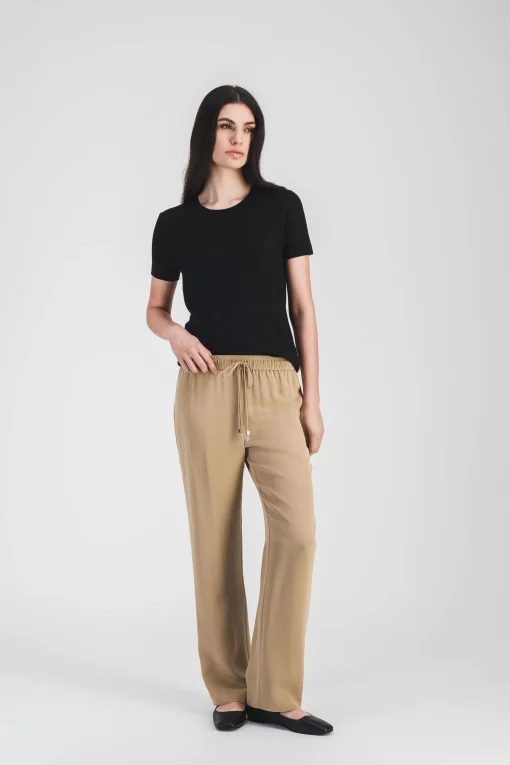 Pantalon fluide en soie beige