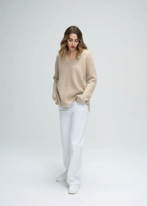 Pull col V à strass beige