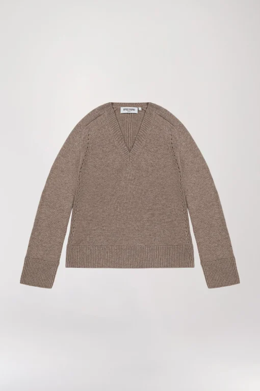 Pull col v côtelé taupe moyen