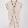 Robe brodée de perles en soie or