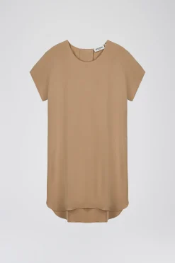 Robe droite en soie beige