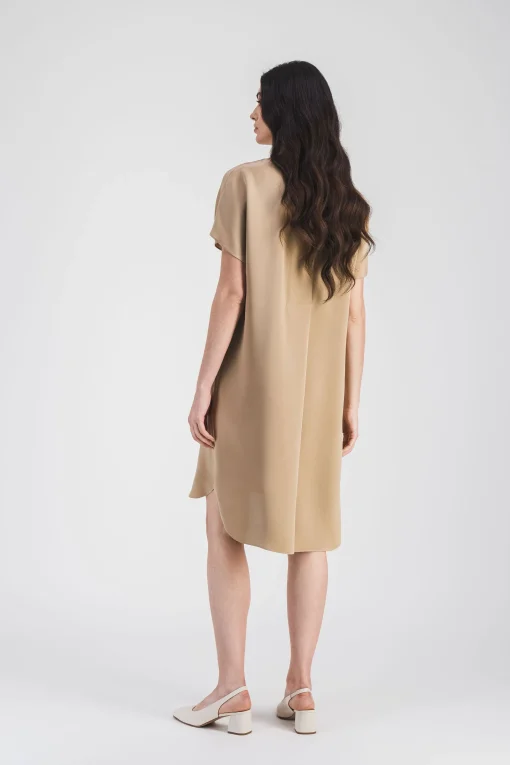 Robe droite en soie beige