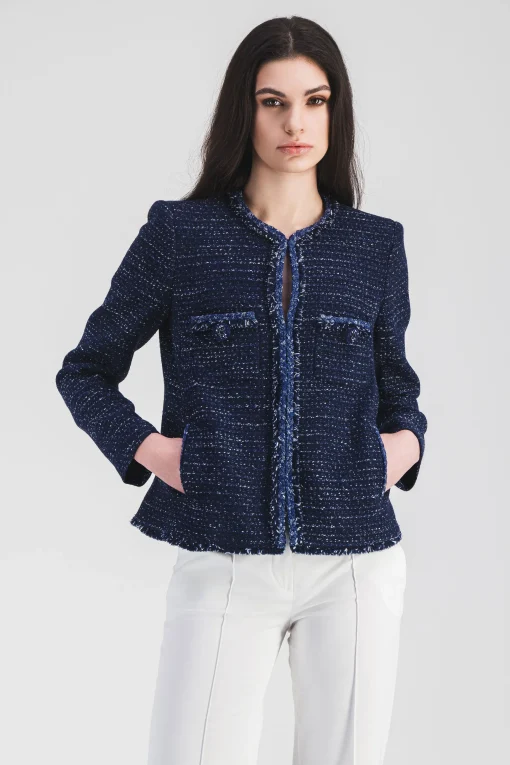 Veste courte en tweed marine avec détails frangés
