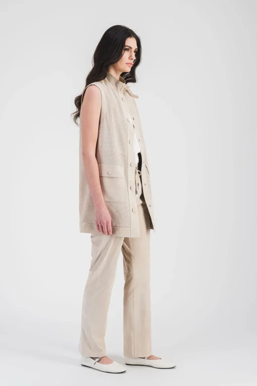 Veste sans manche en daim perforé beige clair