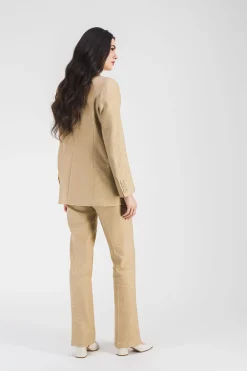 Veste taileur croisée 4 boutons en beige